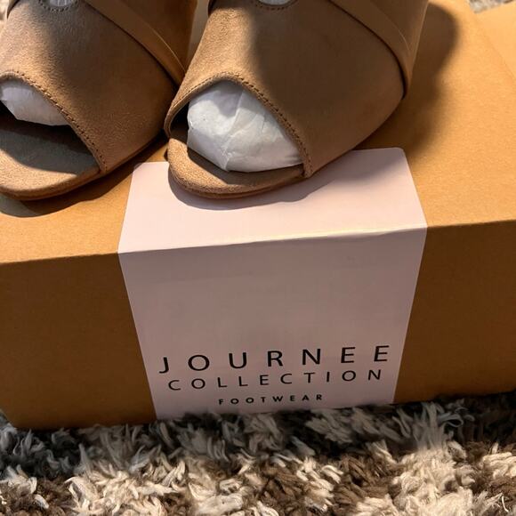 Journee Collection Womens Booties Stiletto Heel Zip Size 9 in box - Picture 4 of 7